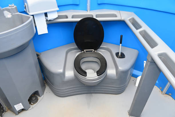 Best Porta potty rental near me  in Northwest Harbor, NY